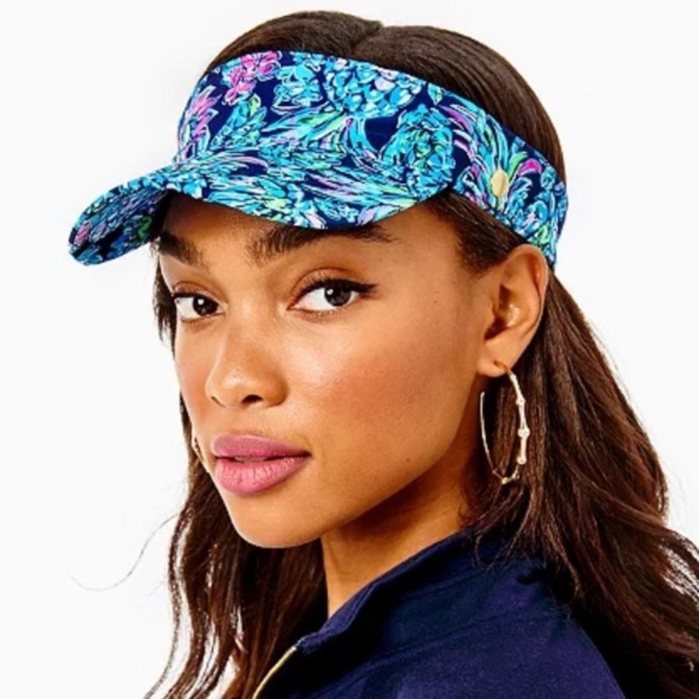 Lilly Pulitzer | In the Shade Visor in High Tide Navy Pineapple Paradise NWT